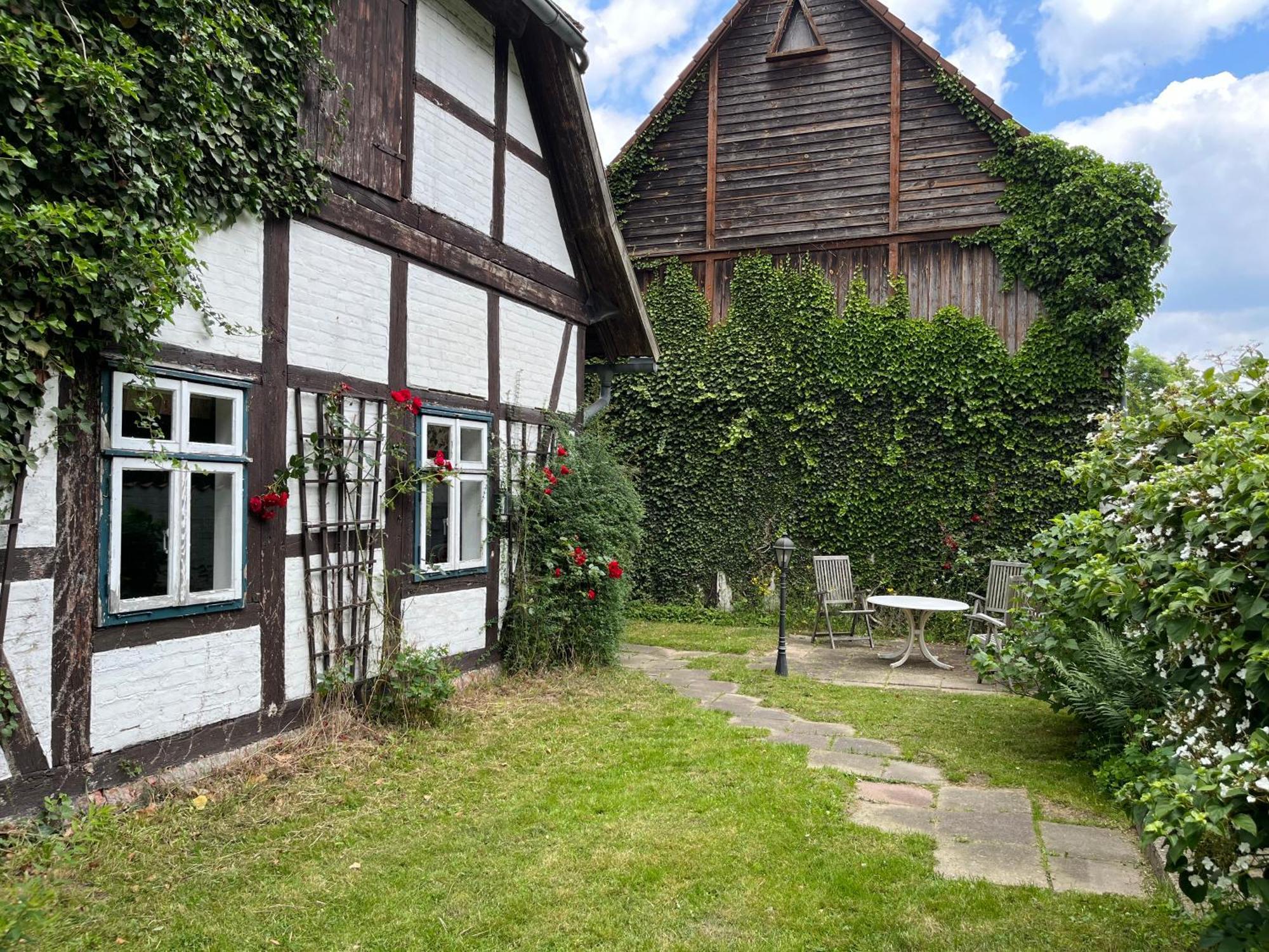 „Altes Forsthaus“ Am Schloss Uelzen Bagian luar foto